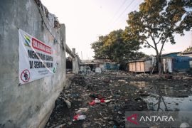 Tiga terduga pelaku pungli di Pasar Gedebage Bandung diamankan polisi