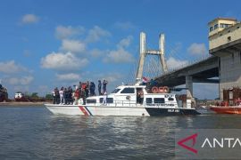 Gubernur Babel tinjau alur pelayaran kapal Pelabuhan Pangkalbalam
