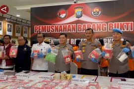 Polda Kepri musnahkan barang bukti narkoba jenis sabu seberat 96 kg