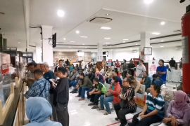 Ribuan warga Solo padati samsat manfaatkan program pemutihan pajak