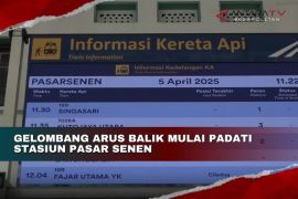 Gelombang arus balik mulai padati Stasiun Pasar Senen