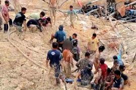 Empat penambang emas di Kapuas tertimbun longsor