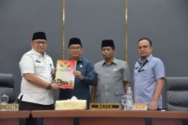 Sekda Andree Algamar sampaikan capaian kinerja Pemko bersama DPRD Kota Padang