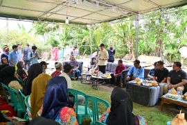 Korban angin puting beliung di Lamsel senang segera peroleh bantuan