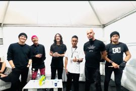 Ribuan penonton padati konser "Laskar Cinta" di Surabaya