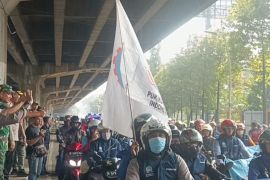 Tiga ribu buruh pelabuhan berangkat ke Monas dan Gedung DPR