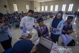 Jamaah calon haji Embarkasi Kertajati masuk asrama