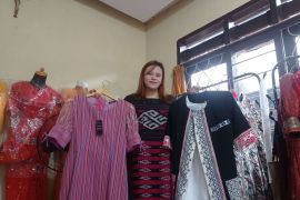 Rumah BUMN bantu pasarkan kain tenun  khas Toraja