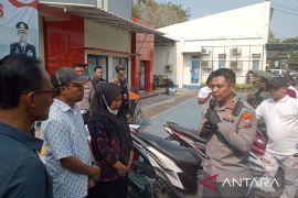 Polres Bangkalan serahkan sepeda motor guru yang jadi korban begal