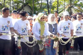 Ribuan pekerja meriahkan pasar murah saat May Day di Kalsel