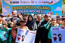 OJK-Pemkab Banyuwangi luncurkan Bulan Literasi Keuangan Nasional