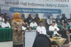 Gubernur Jatim melepas keberangkatan JCH asal Jatim