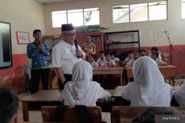 Kepala sekolah apresiasi Mendikdasmen yang mulai revitalisasi SDN 02-03 Leuwibatu