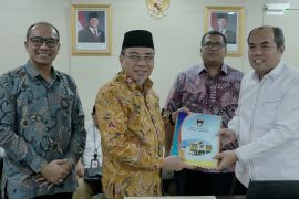 Perkuat sinergi dalam melaksanakan program sosial, Wawako Maigus Nasir kunker ke Kemensos RI