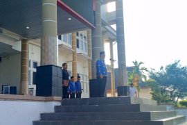 Sekda Pangkalpinang pimpin upacara peringatan Hardiknas 2025