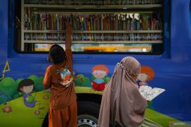 Benteng terakhir literasi dari desa ke desa