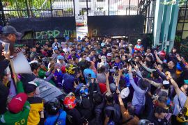 DPRD Sulsel serap penyampaian aspirasi Hardiknas di Makassar