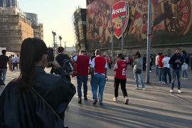 Justin Hubner pacaran di Emirates Stadium bareng Jennifer Coppen?