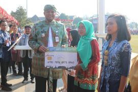 Jepara luncurkan  kartu guru sejahtera dan sarjana