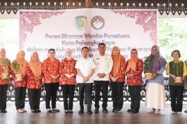 Pemkot Palangka Raya bagikan 2.500 bibit cabai untuk 36 KWT