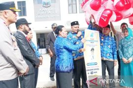 Pemkab Supiori telah berlakukan pendidikan gratis SD,SMP hingga SMA/SMK