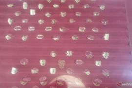 Harga emas hari ini di Palembang Rp10.100.000 per suku