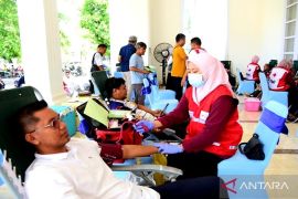 Pemprov Gorontalo targetkan ASN donor darah rutin tiga bulan sekali