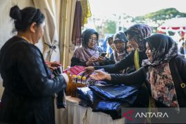 Pameran UMKM produk Suku Badui