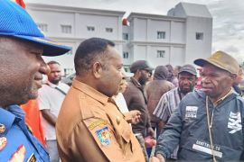 Pemprov Papeg optimalkan dua tenda korban banjir Jayawijaya