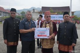 Semen Padang lanjutkan komitmen cegah stunting lewat bantuan Rp47 Juta di Hardiknas 2025