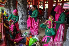 Ratusan sanggar tari ambil bagian dalam pertunjukan seni Harmoni Of Knockout Indonesia