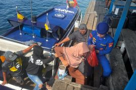 Ditpolairud Polda Maluku Utara lakukan patroli dan edukasi premanisme di pelabuhan