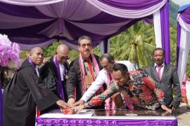 Bupati Malteng hadiri peresmian Gereja Hapare Holi Jemaat GPM Masihulan