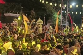 Semarang Night Carnival 2025 didatangi ribuan masyarakat
