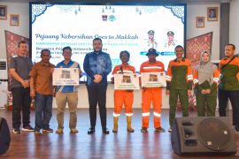 Pemko gelar undian hadiah umroh gratis bagi petugas kebersihan dan TRC Kota Padang