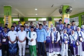 Wali Kota Jakbar titip doa untuk tanah air kepada jamaah calon haji