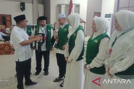 BKPRMI bagi tas untuk sandal bagi calhaj Labura