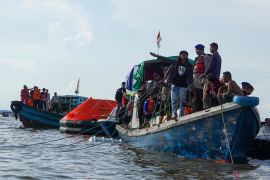 KMP Muchlisa tenggelam di perairan Penajam angkut 40 orang