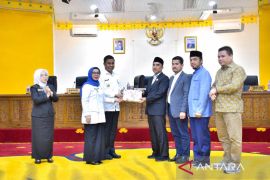 Delapan fraksi terima LKPj Bupati Kampar 2024, Empat Fraksi Soroti Tunda Bayar