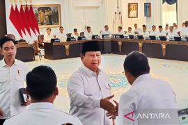 Hasan Nasbi terlihat ikuti Sidang Kabinet dipimpin Presiden Prabowo
