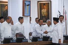 Presiden ancam tutup penggilingan yang nakal, sebut UUD jadi pedoman