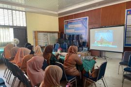 Dharma Wanita Persatuan Kota Solok ikuti halal bihalal dan Peringatan Hari Kartini 2025 secara online