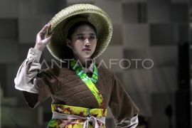 Peragaan busana Asian Student Fashion Week 2025