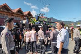 Diduga rem blong, Bus ALS tabrak sejumlah pengendara di Padang Panjang