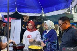Perumda Tohaga resmikan kuliner malam Pasar Ciluar rintisan "duo Srikandi"