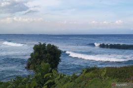 BBMKG: Waspada ombak laut tinggi 3,5 meter di Selat Bali