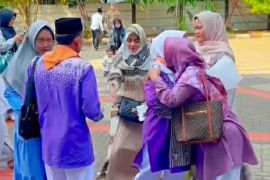 Ratusan mobil dinas Pemkab Purwakarta antarkan jamaah calon haji