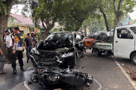 Satu pelajar SMA tewas usai terseret mobil di Jalan Anggrek Bandung