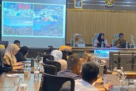 Pemkab Garut manfaatkan sampah plastik untuk aspal jalan