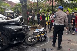 Kecelakaan di Jalan Anggrek Bandung tewaskan pelajar SMAN 5: Pengemudi mobil diamankan
